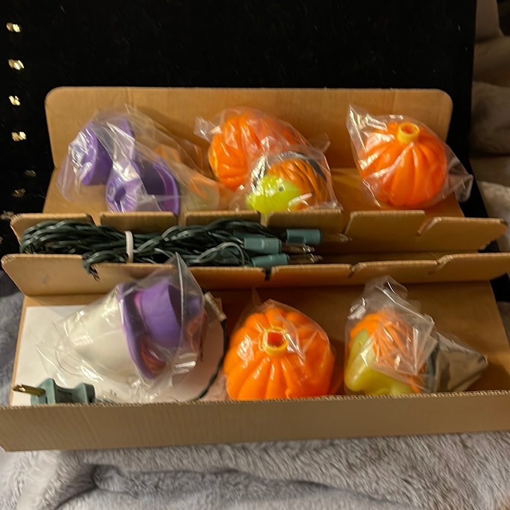 Avon Vintage - Glowing Ghouls String Lights NIB